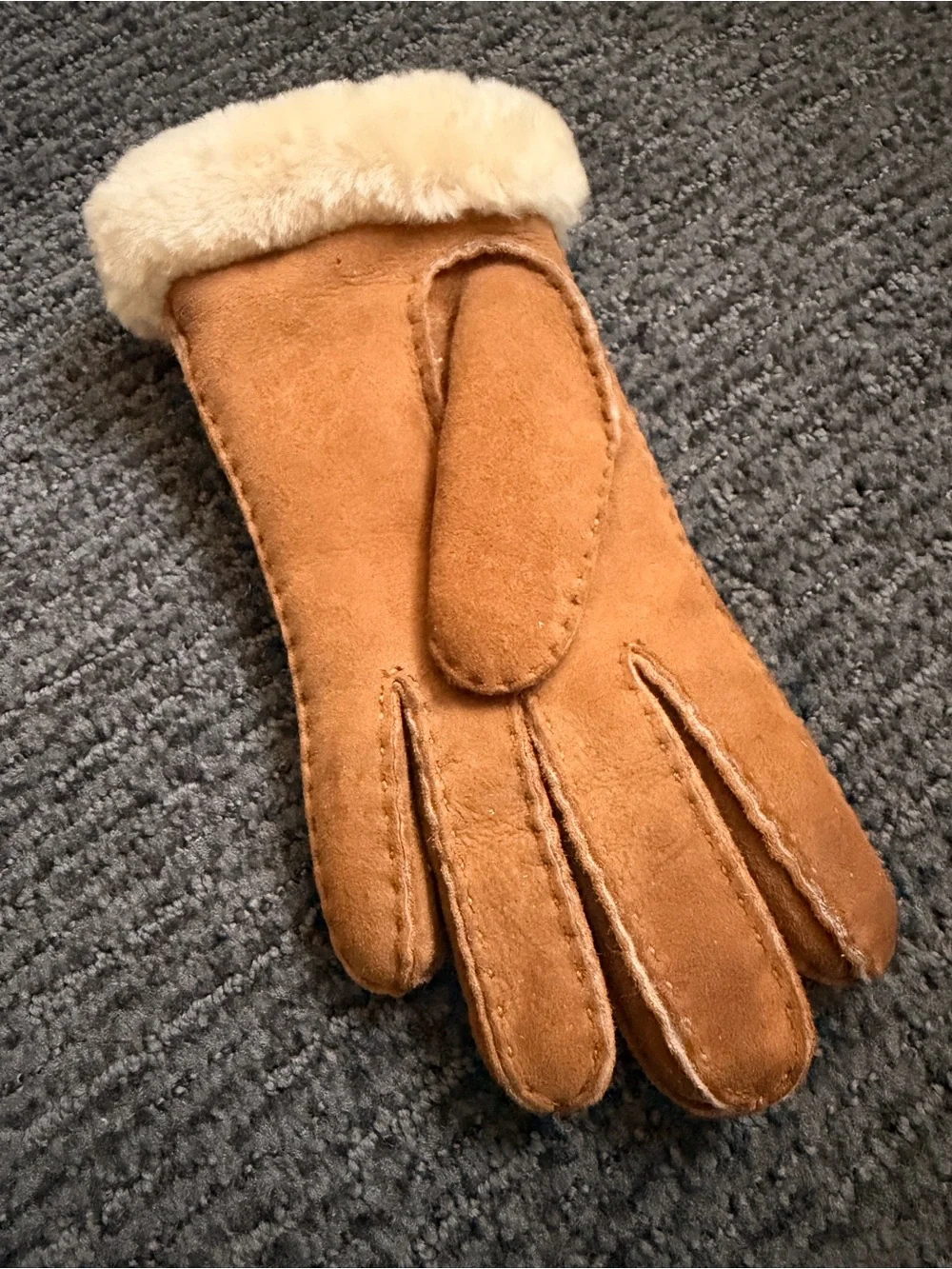UGG Tan Shearling Leather Glove - LEFT HAND ONLY